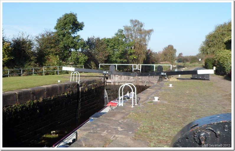 SAM_3739 Figure of Three Locks