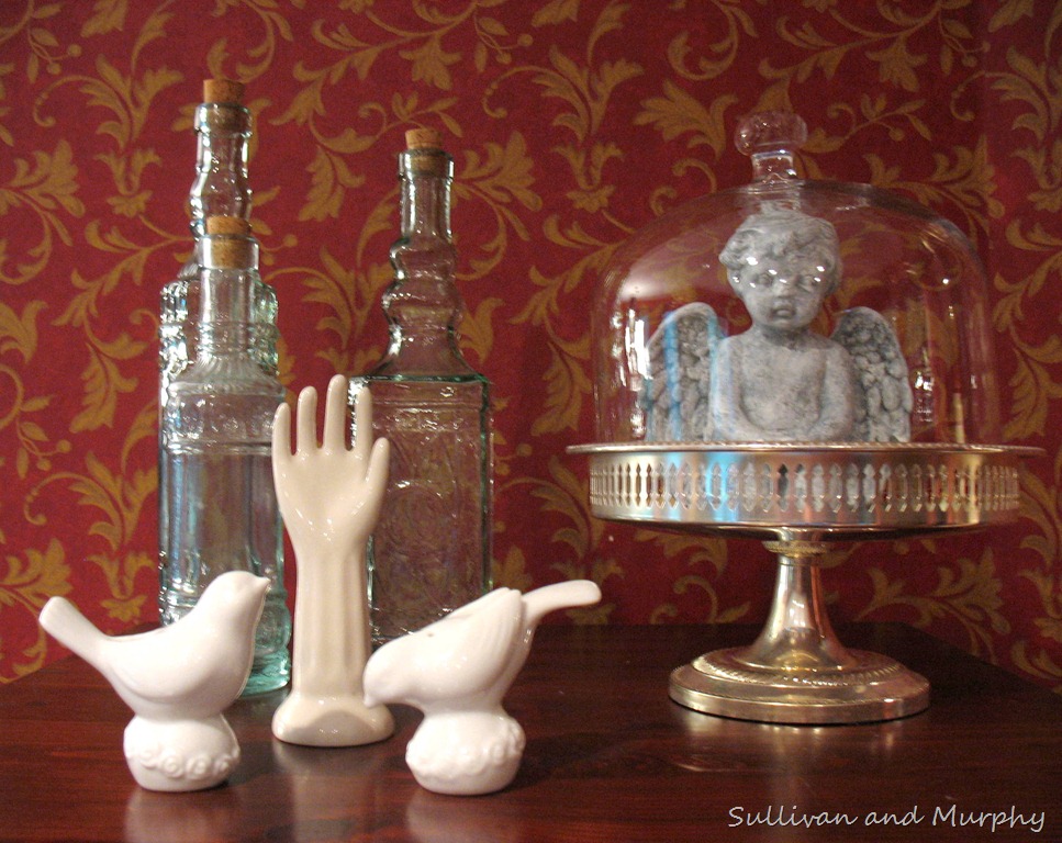 [cloche%252C%2520bottles%252C%2520birds%252C%2520hand%255B3%255D.jpg]
