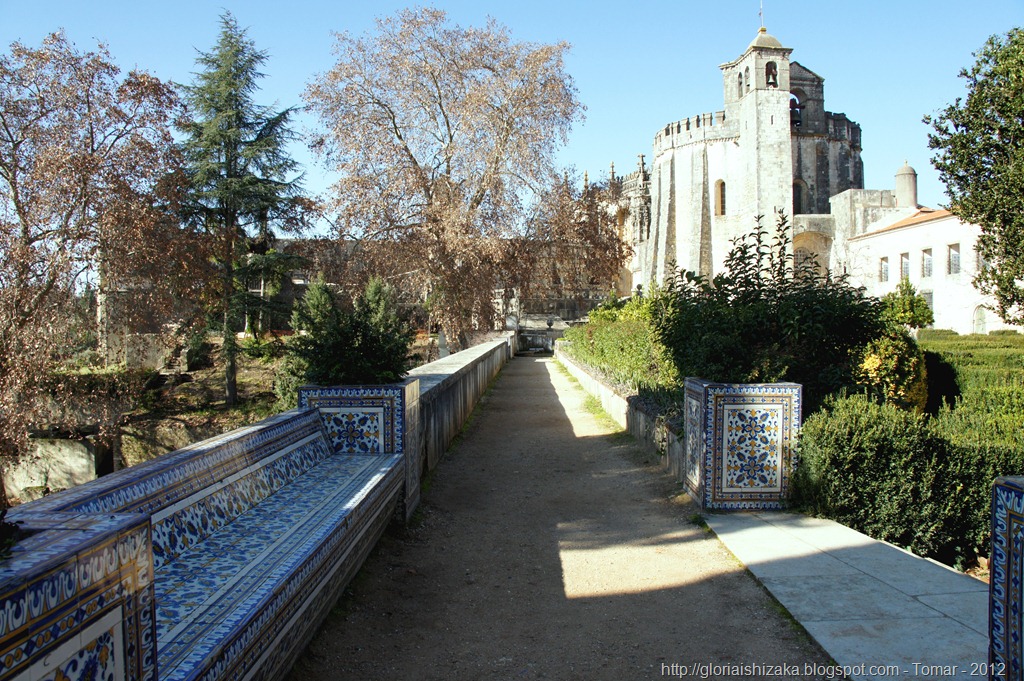 [Gl%25C3%25B3ria%2520Ishizaka%2520-%2520Tomar%2520-%2520Castelo%25202%2520-%2520banco%2520revestido%2520com%2520azulejos%25201%255B6%255D.jpg]