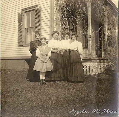 outdoor photo about 1910 PR antiques
