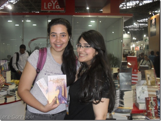 Eu e Ana Macedo. Detalhe: ela nasceu em 1995, logo alguns meses mais nova do que eu. Alm disso, tem um livro publicado. PARABNS, SRIO! rsrs Eu e Ana Macedo. Detalhe: ela nasceu em 1995, logo alguns meses mais nova do que eu. Alm disso, tem um livro publicado. PARABNS, SRIO! rsrs