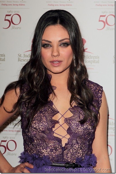 Mila Kunis Hot in Purple Dress 7