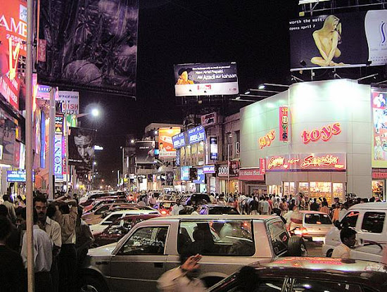 Commercial Street Bangalore.jpg Commercial Street Bangalore.jpg