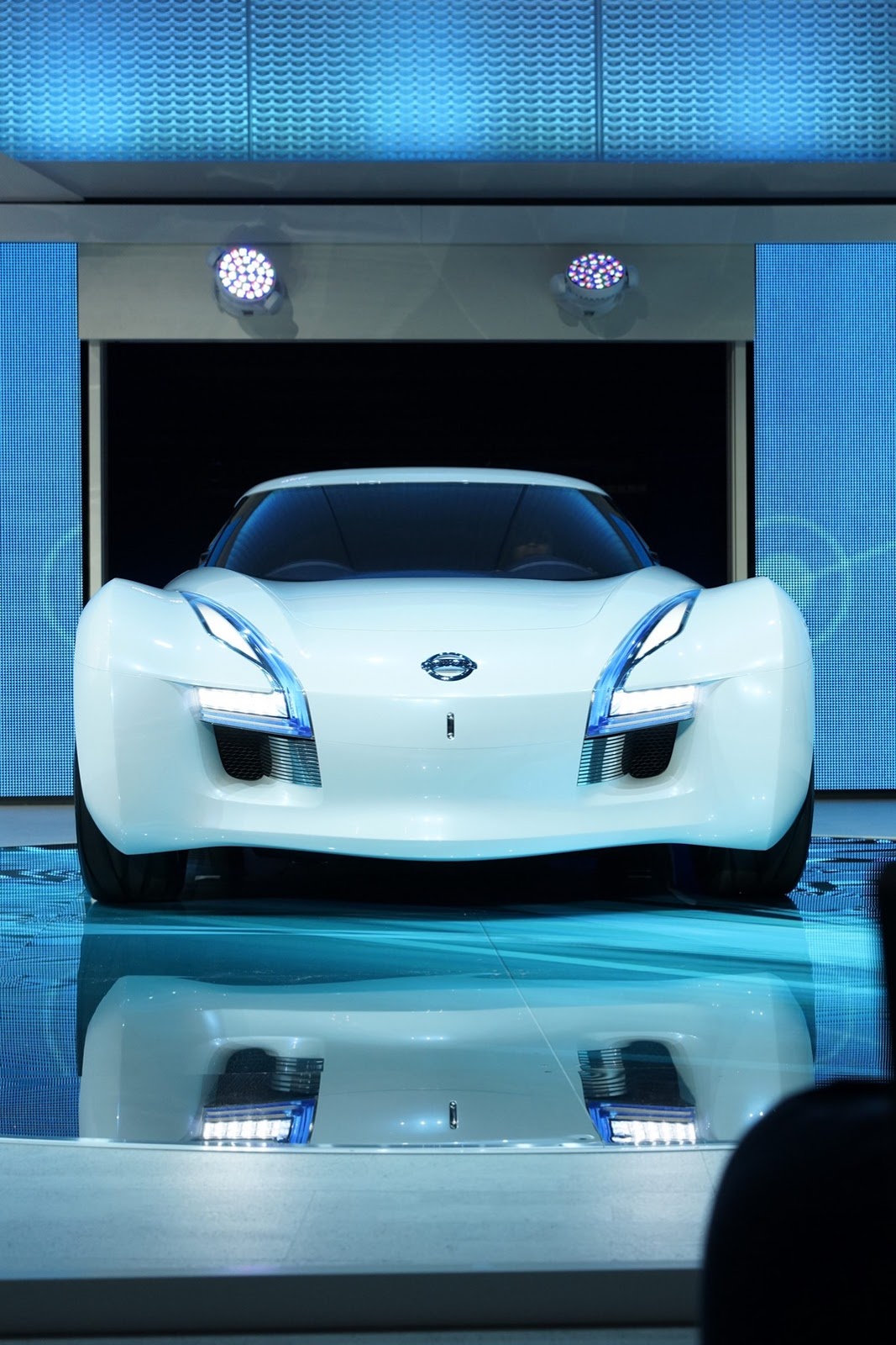 [Nissan-Esflow-Concept-2011-34%255B3%255D.jpg]