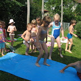 Wasser rutschen im Kindergarten