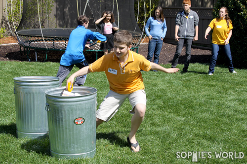 Trash party recycle relay game