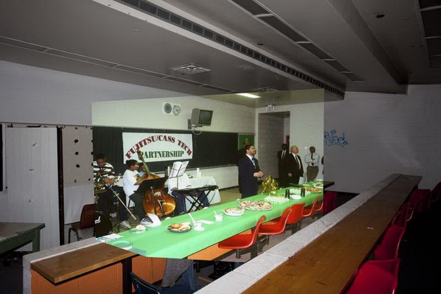 [201212_colegio-abandonado-detroit-ayer-hoy37%255B2%255D.jpg]