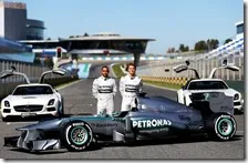Hamilton e Rosberg presentano la Mercedes W04