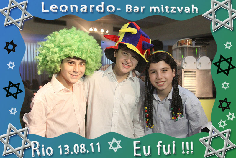 Fotos de Leonardo - 13.08.11. Foto numero 02 da Social Click Fotografia Digital, do Rio de Janeiro, RJ, que faz fotos divertidas, fotos malucas, fotos com fantasias, fotos na hora, fotografia maluca, fotografia divertida com molduras personalizadas. foto rio de janeiro camarim brinde para casamento Oliver producoes movel aniversario divertida fotos divertidas malucas maluca animadas animado fotografias rj das noivas 15 anos fotografos
