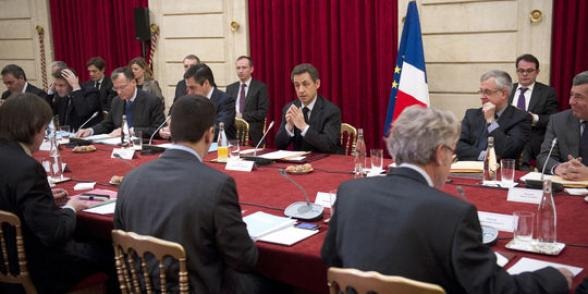 [Sommet%2520Crise%2520Elys%25C3%25A9e%2520Sarkozy%255B2%255D.jpg]