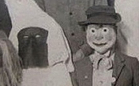 [creepy-black-white-photos-10%255B2%255D.jpg]