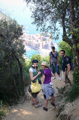 [Vernazzatakingpictures1.jpg]