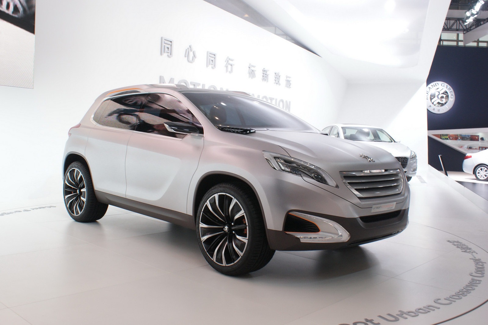 [Peugeot%2520Urban%2520Crossover%2520concept%25201%255B2%255D.jpg]