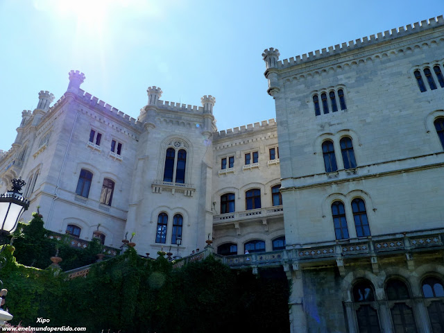 Castillo-de-Miramar-Trieste.JPG