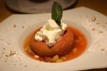800px-Rum_baba