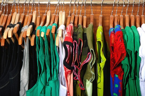 closet-clothes-donate-600