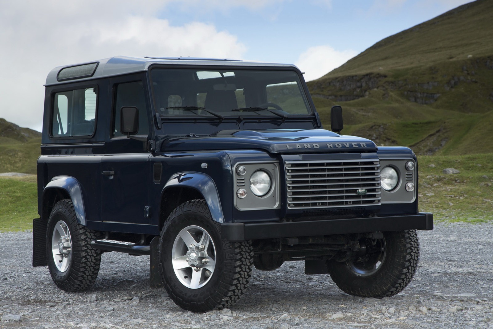 [2013-LR-Defender-12%255B2%255D.jpg]