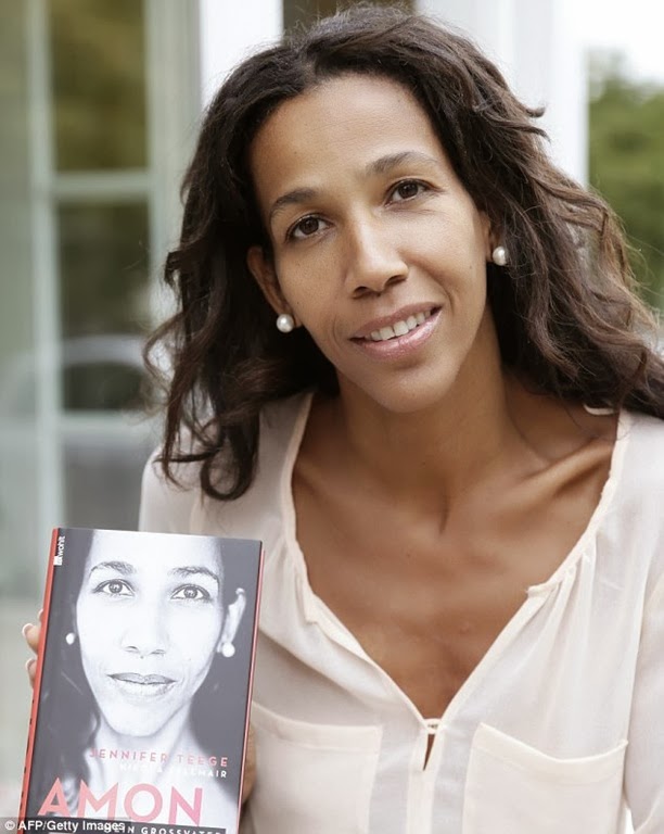 [article-2438552-185EF4F800000578-462_634x795%255B3%255D.jpg]