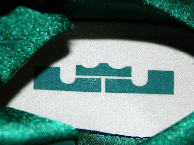 Detailed Look at Nike Zoom Soldier VI SVSM Fighting Irish PEs nike zoom soldier 6 pe svsm home 4 02 Detailed Look at Nike Zoom Soldier VI SVSM Fighting Irish PEs