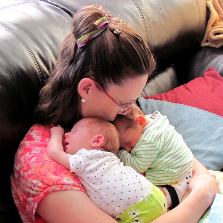 [Twins%25203%2520weeks%2520Old%2521_0001%255B4%255D.jpg]