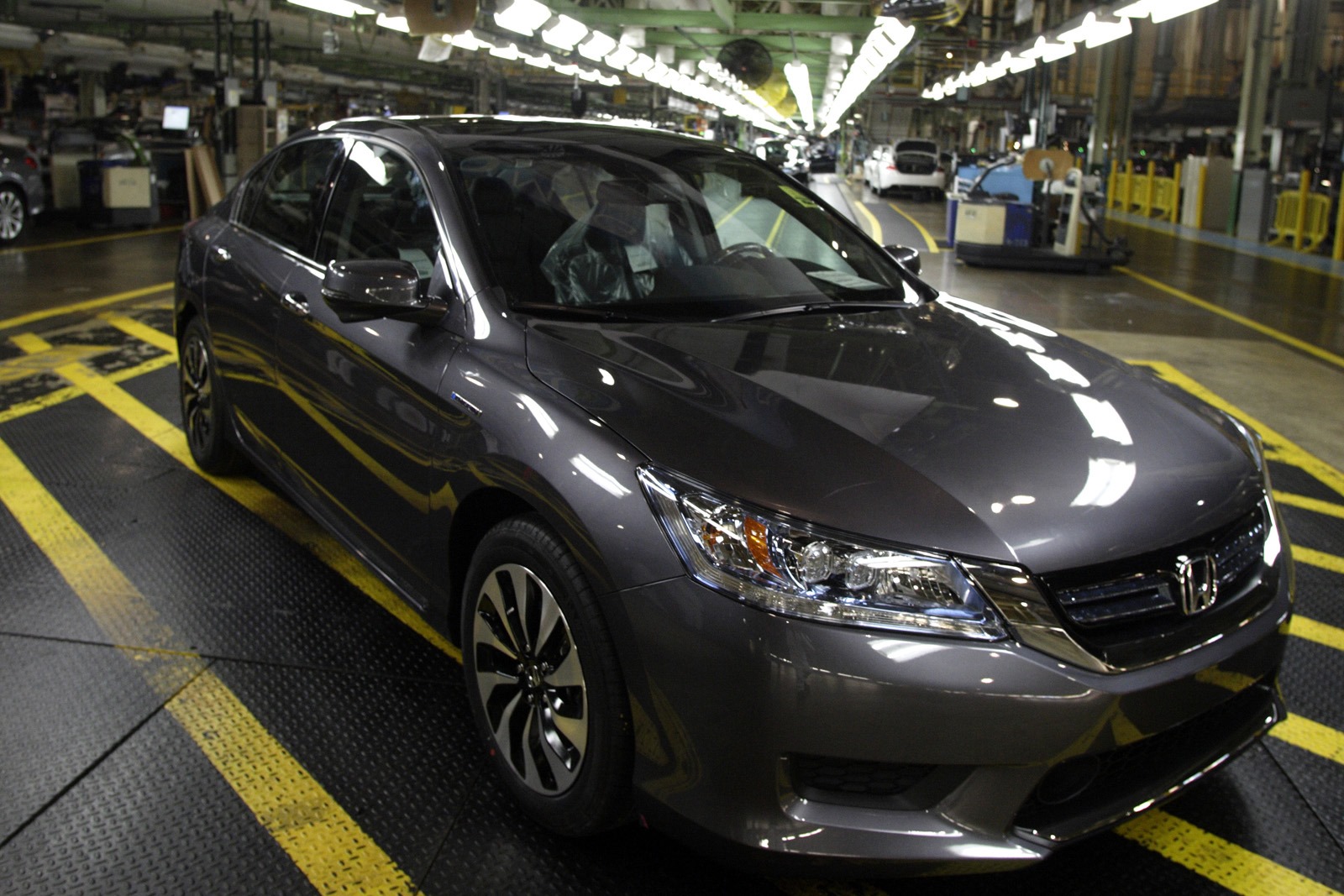 [2014-Honda-Accord-Hybrid-Production-Start-2%255B4%255D.jpg]
