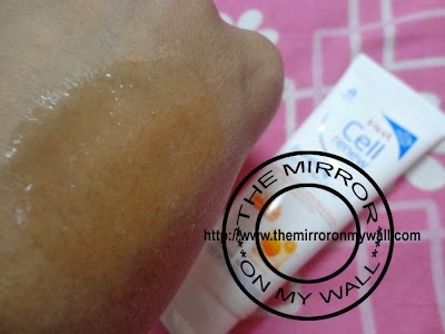 Vivel Energising Face Cleanser and Scrub Swatch