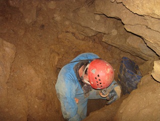 Peter ana het werk in P147  - foto Dagobert