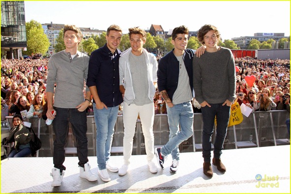 [one-direction-germany-signing-04%255B3%255D.jpg]