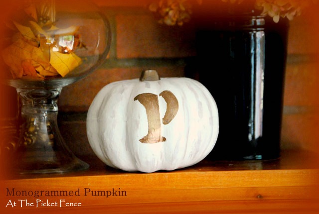 monogramed-pumpkin-4