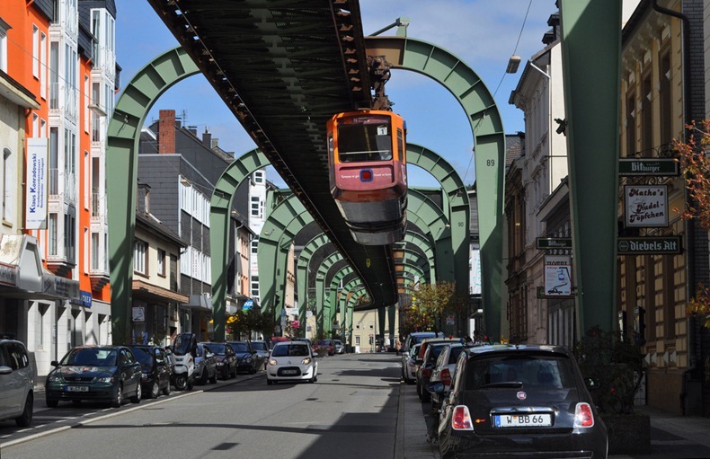 القطار المعلق Wuppertaler-Schwebebahn-11%25255B2%25255D