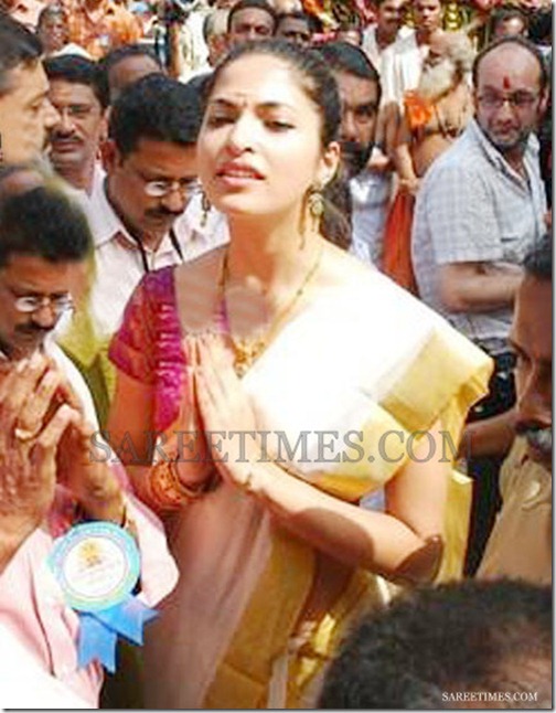 Parvathi_Omanakuttan_White_Traditional_Saree (1)