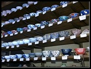 A porcelana japonesa tem séculos de tradição e é possível encontrar peças de artesãos de todo o país. 