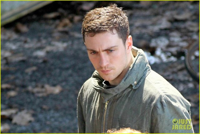 Godzilla Set Photos Reveal First Look at Bryan Cranston and Aaron Taylor-Johnson 00