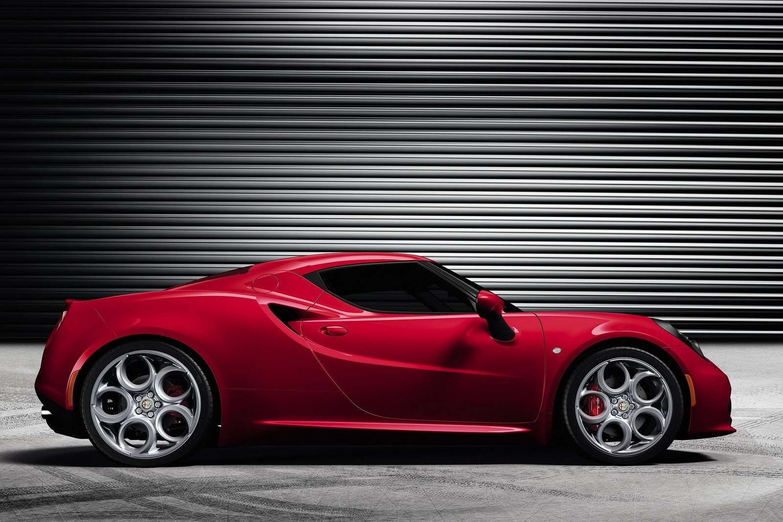 [Alfa-Romeo-4C-4%255B2%255D.jpg]