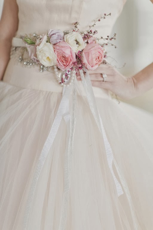 [wearable-Fresh-Flower-Belt-on-Bridal%255B2%255D.jpg]