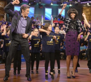 [mo%2520dances%255B4%255D.jpg]