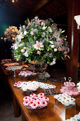 Fotos do evento Lajedo 3. Foto numero 4201 da Arte em Forminhas, de Patricia Caetano, que cuida da produção artesanal de formas de tecido para doces (forminhas), criando peças personalizadas que conferem um charme todos especial à decoração. Também faz porta-guardanapo. forminhas porta guardanapo doces para guardanapos docinhos de decorados tecido doce papel fazer artesanais casamento em dflor modelos