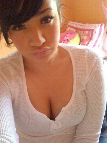 [hot-girls-sweater-puppies-12%255B2%255D.jpg]