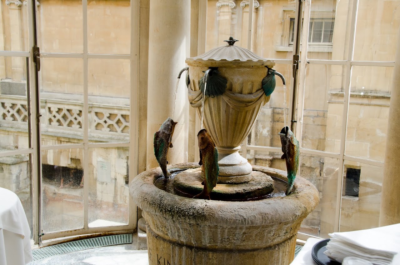 Hot water bath fountain