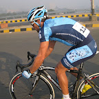 Brad Hall from the Marco Polo Cycling Team had to chase back after a puncture in the Mumbai Cyclothon in India. (Photo: Remko Kramer)