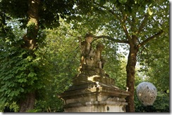 Parc de Bruxelles (Brusselicious.be statues abound)