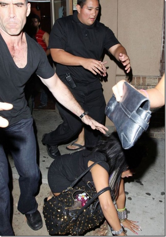 celebrities-falling-down-11