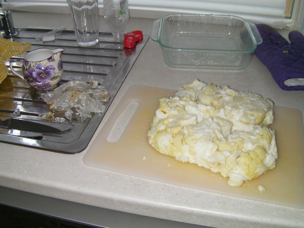 [2011%252006%252024_Oven%2520with%2520dish%2520smashed_0003%255B12%255D.jpg]