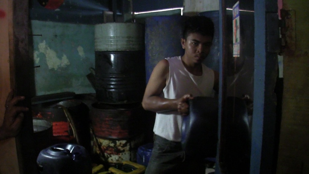 [Fuel-Station-45.jpg]