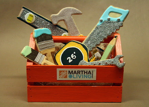 Now we remember - these are the cookie tools from Martha's Home Depot show, made by Dani Fiori - set decorator.  This set was given to Frank Blake - the CEO of The Home Depot.  We're so silly sometimes.