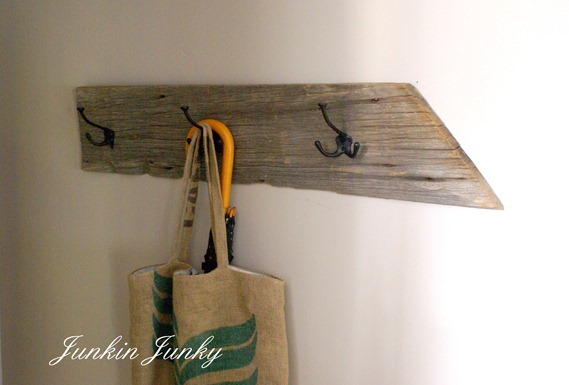 Barn boad coat hook at www.junkinjunky.blogspot.com