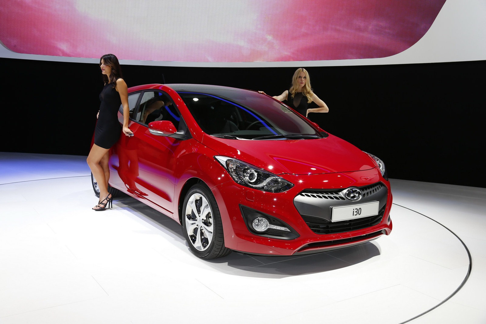 2013-Hyundai-i30-3%255B2%255D.jpg