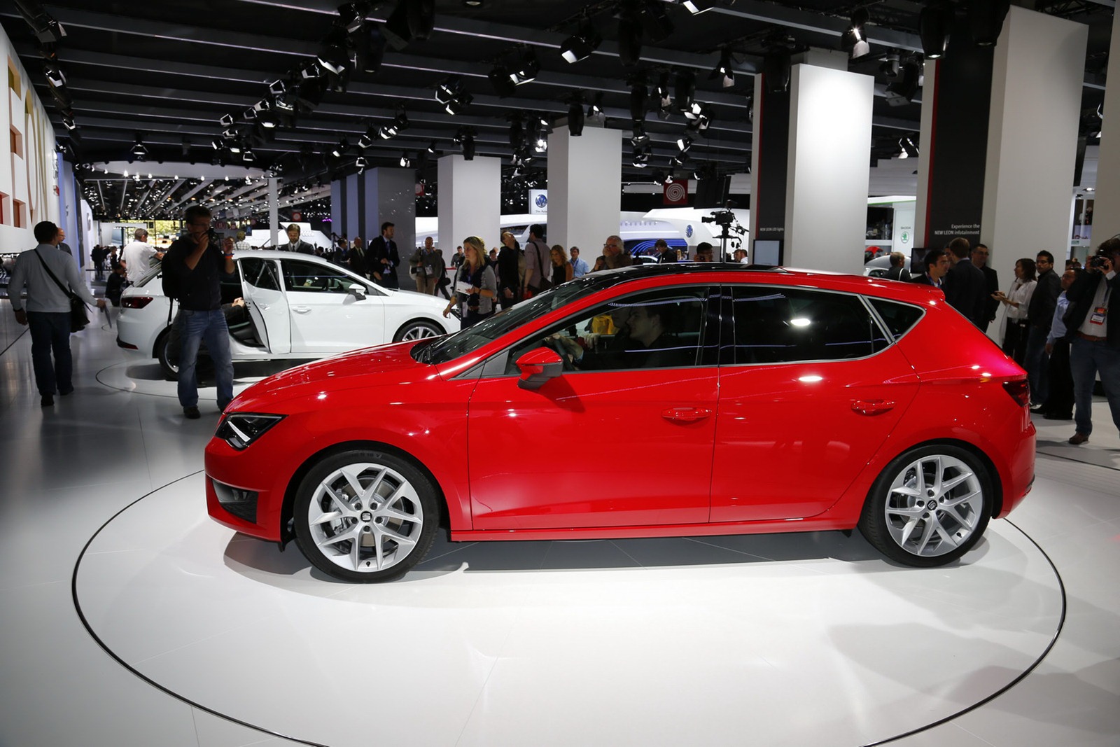 [SEAT-Leon-2013-16%255B2%255D.jpg]