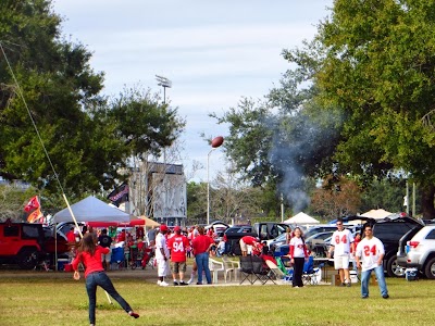 'Tailgating' at the parking lot IMAGE_516.jpg