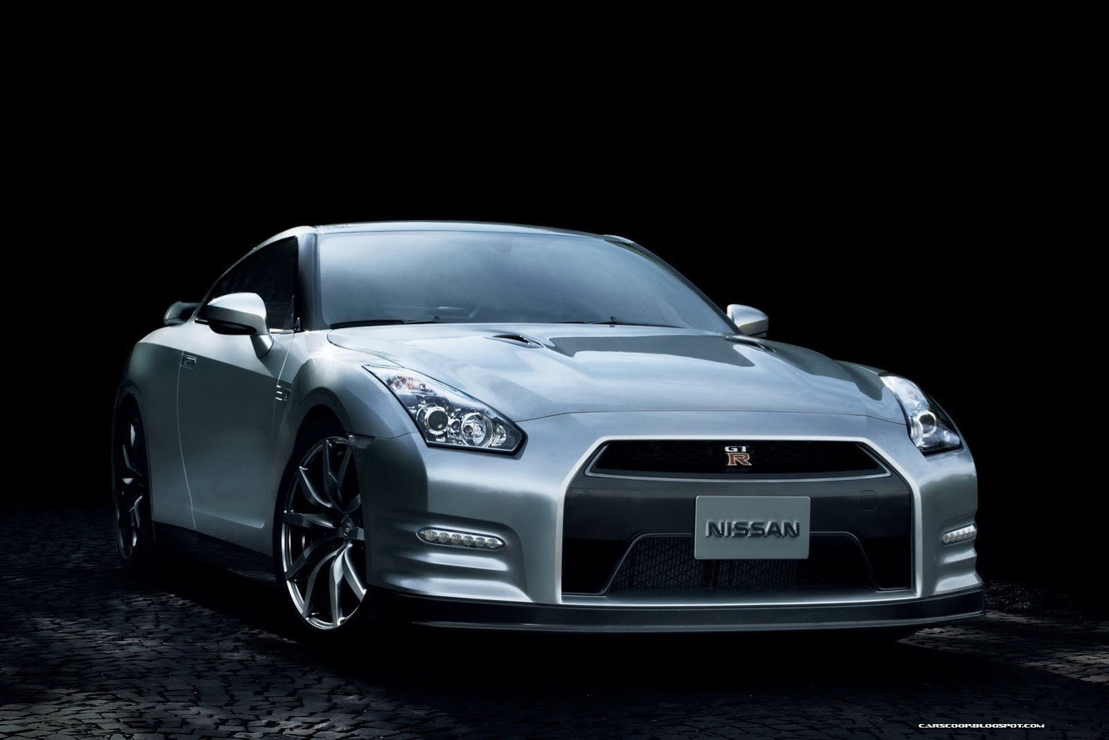 [Nissan-GT-R-8%255B3%255D.jpg]